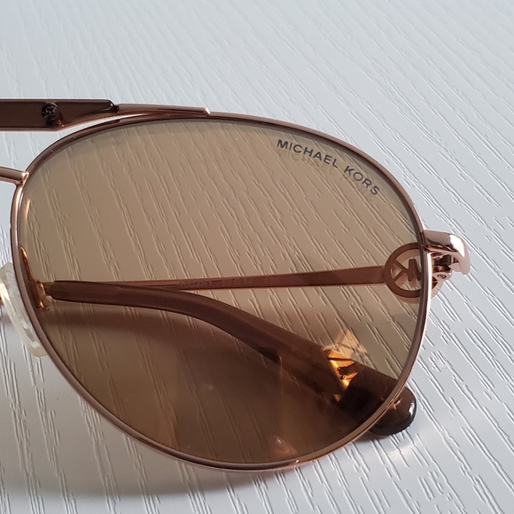 MICHAEL KORS - Aviator Sunglasses 😎 - Picture 10 of 10